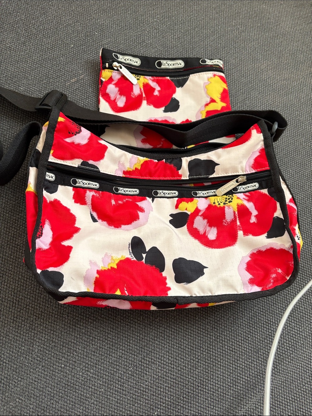 Preowned Le Sportsac purse and cosmetic bag